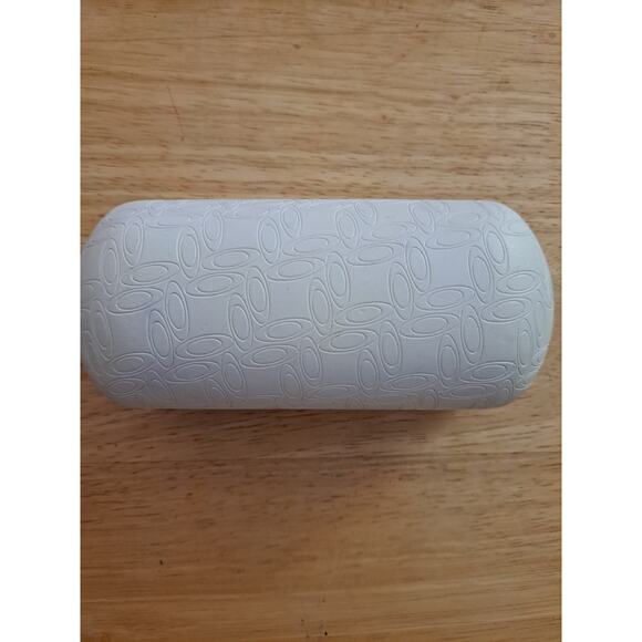 Oakley Sunglasses Eyeglasses Hard Clamshell Case White Embossed O Logo - Picture 1 of 6